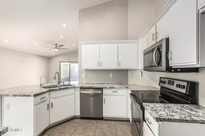 21810 N 31st Drive, Phoenix, AZ 85027 - Photo 12