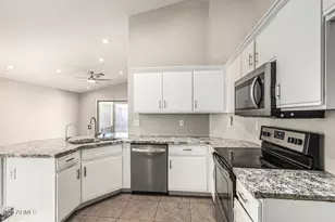 21810 N 31st Dr, Phoenix, AZ 85027 - Photo 12