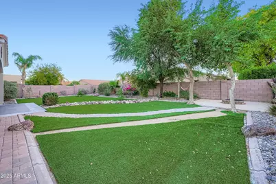 10000 W Adult Care Home Avenue, Peoria, AZ 85383 - Photo 8