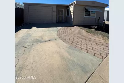 10201 N 99th Avenue #32A, Peoria, AZ 85345 - Photo 2