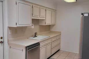 10060 W Royal Oak Rd, Sun City, AZ 85351 - Photo 12