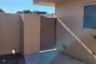 10060 W Royal Oak Rd, Sun City, AZ 85351 - Photo 22