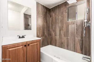 1010 E Chipman Rd, Phoenix, AZ 85040 - Photo 16