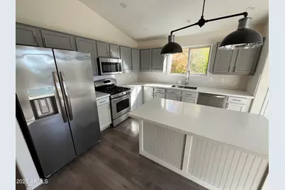 10917 W Almeria Road, Avondale, AZ 85392 - Photo 2