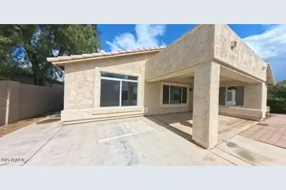 10917 W Almeria Road, Avondale, AZ 85392 - Photo 10