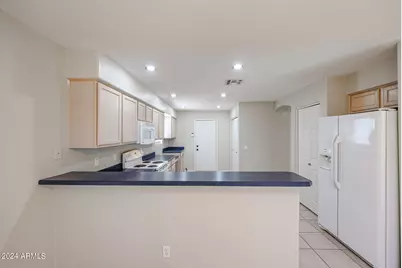 6921 W Juniper Avenue, Peoria, AZ 85382 - Photo 10