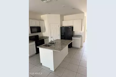 10830 W Marguerite Avenue, Tolleson, AZ 85353 - Photo 2