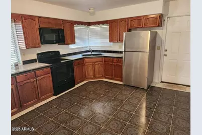 802 N Alzora Way, Tolleson, AZ 85353 - Photo 10