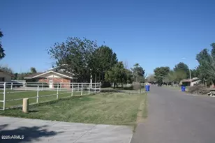 802 N Alzora Way, Tolleson, AZ 85353 - Photo 2