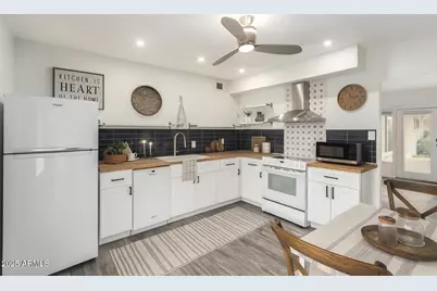 4325 N 26th Street #8, Phoenix, AZ 85016 - Photo 2