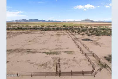 47530 W Ray Street, Aguila, AZ 85320 - Photo 10