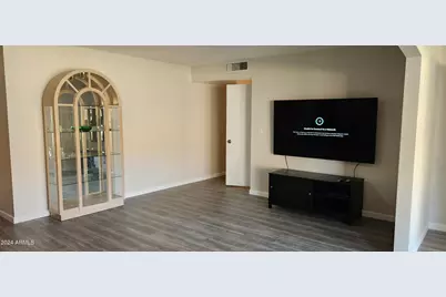 10338 W Kingswood Circle, Sun City, AZ 85351 - Photo 6
