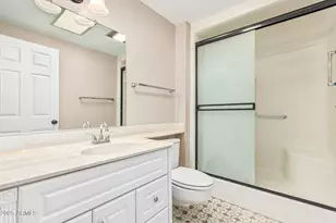 10129 W Pine Springs Dr, Sun City, AZ 85373 - Photo 24