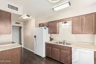 10129 W Pine Springs Dr, Sun City, AZ 85373 - Photo 14