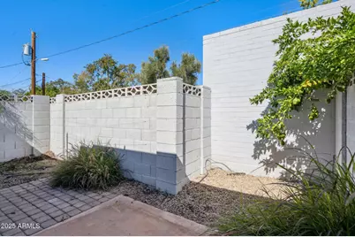 4208 N 38th Street #2, Phoenix, AZ 85018 - Photo 18