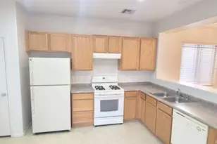 2024 S Falcon Dr, Gilbert, AZ 85295 - Photo 8