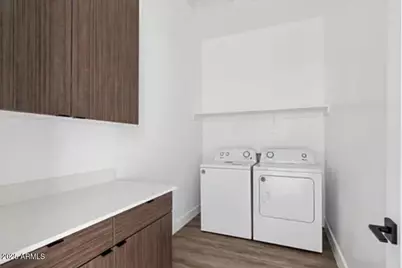 3107 N 39th Street #7, Phoenix, AZ 85018 - Photo 2