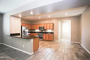 1709 E Grenadine Rd, Phoenix, AZ 85040 - Photo 10