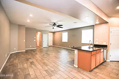 1709 E Grenadine Road, Phoenix, AZ 85040 - Photo 8