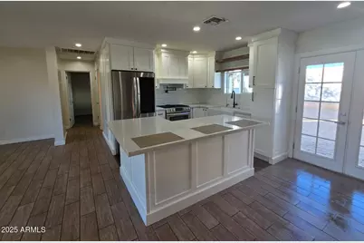 752 W 3rd Place, Mesa, AZ 85201 - Photo 2