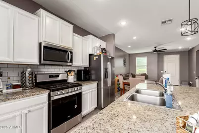 12652 W Northview Avenue, Glendale, AZ 85307 - Photo 10