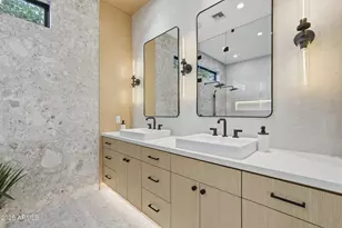 4234 N 42nd Pl, Phoenix, AZ 85018 - Photo 32