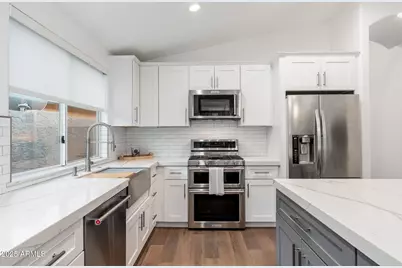 8938 E Dahlia Drive, Scottsdale, AZ 85260 - Photo 2