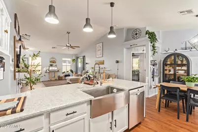 11822 W Softwind Drive, Sun City, AZ 85373 - Photo 10