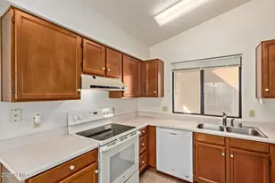 3702 W Marconi Ave, Phoenix, AZ 85053 - Photo 10