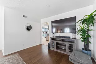 516 N Hobson Plaza, Mesa, AZ 85203 - Photo 2