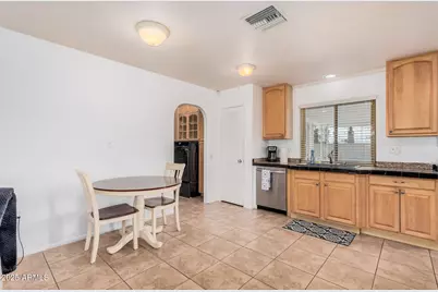 15406 N Bowling Green Drive, Sun City, AZ 85351 - Photo 6