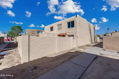 4240 S 46th Place, Phoenix, AZ 85040 - Photo 1
