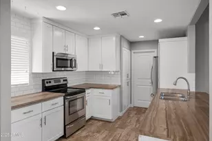 5802 E Gelding Dr, Scottsdale, AZ 85254 - Photo 18