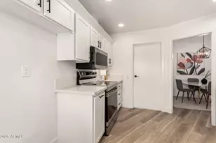 16869 N 103rd Ave, Sun City, AZ 85351 - Photo 8