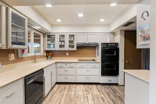 12903 W Shadow Hills Dr, Sun City West, AZ 85375 - Photo 14