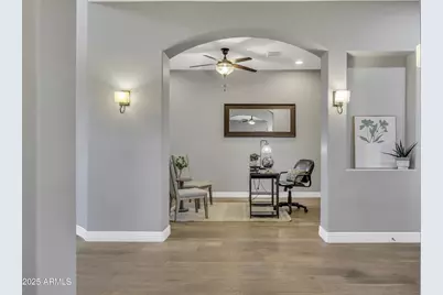 4254 E Valencia Drive, Phoenix, AZ 85042 - Photo 8