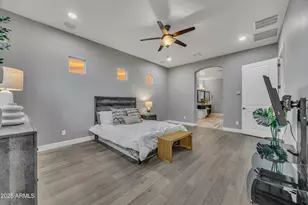 4254 E Valencia Dr, Phoenix, AZ 85042 - Photo 4