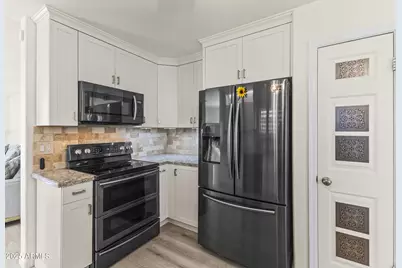 3547 W Fallen Leaf Lane, Glendale, AZ 85310 - Photo 10