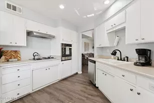 6239 N 14th St, Phoenix, AZ 85014 - Photo 32