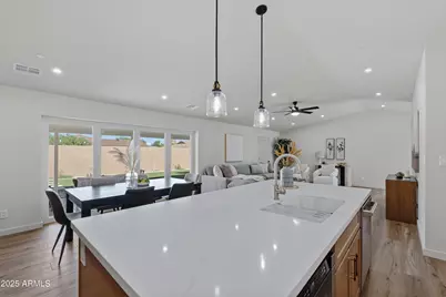 8202 E Mackenzie Drive, Scottsdale, AZ 85251 - Photo 16