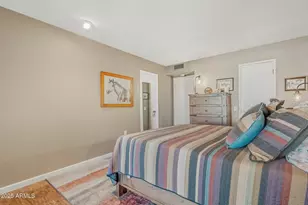 10010 W Royal Oak Rd, Sun City, AZ 85351 - Photo 16