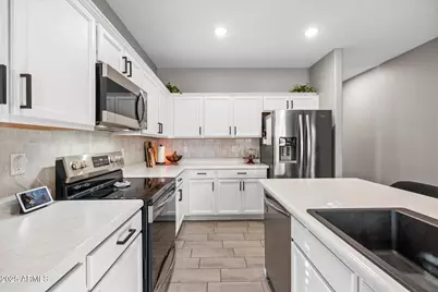 17699 W Daley Lane, Surprise, AZ 85387 - Photo 4