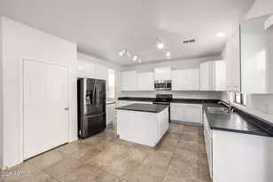 9510 W Hazelwood St, Phoenix, AZ 85037 - Photo 18