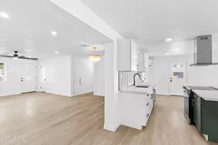 901 W Mercer Ln, Phoenix, AZ 85029 - Photo 16