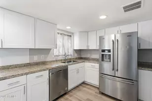 2515 S Palm Dr, Tempe, AZ 85282 - Photo 14