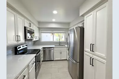 6533 N Maryland Circle, Phoenix, AZ 85013 - Photo 12