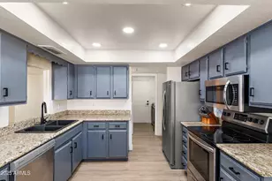 10320 W Hazelwood Ave, Phoenix, AZ 85037 - Photo 14