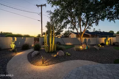 811 W Linger Lane, Phoenix, AZ 85021 - Photo 26