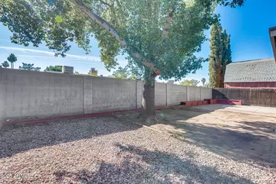 319 W Kristal Way, Phoenix, AZ 85027 - Photo 38