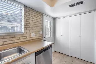 319 W Kristal Way, Phoenix, AZ 85027 - Photo 20